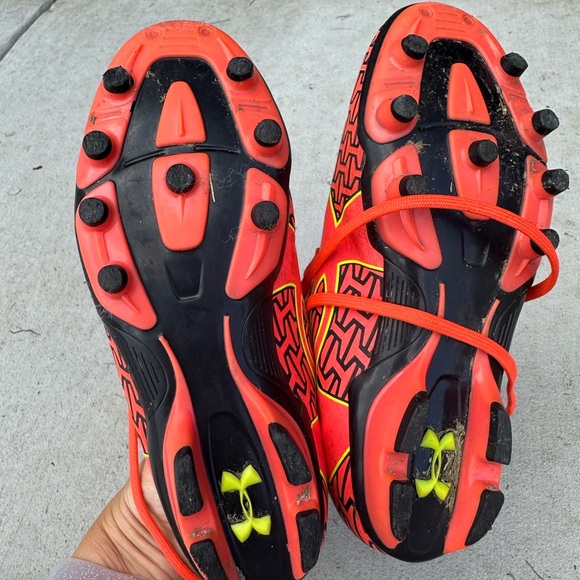 Under Armor cleats - Picture 4 of 6